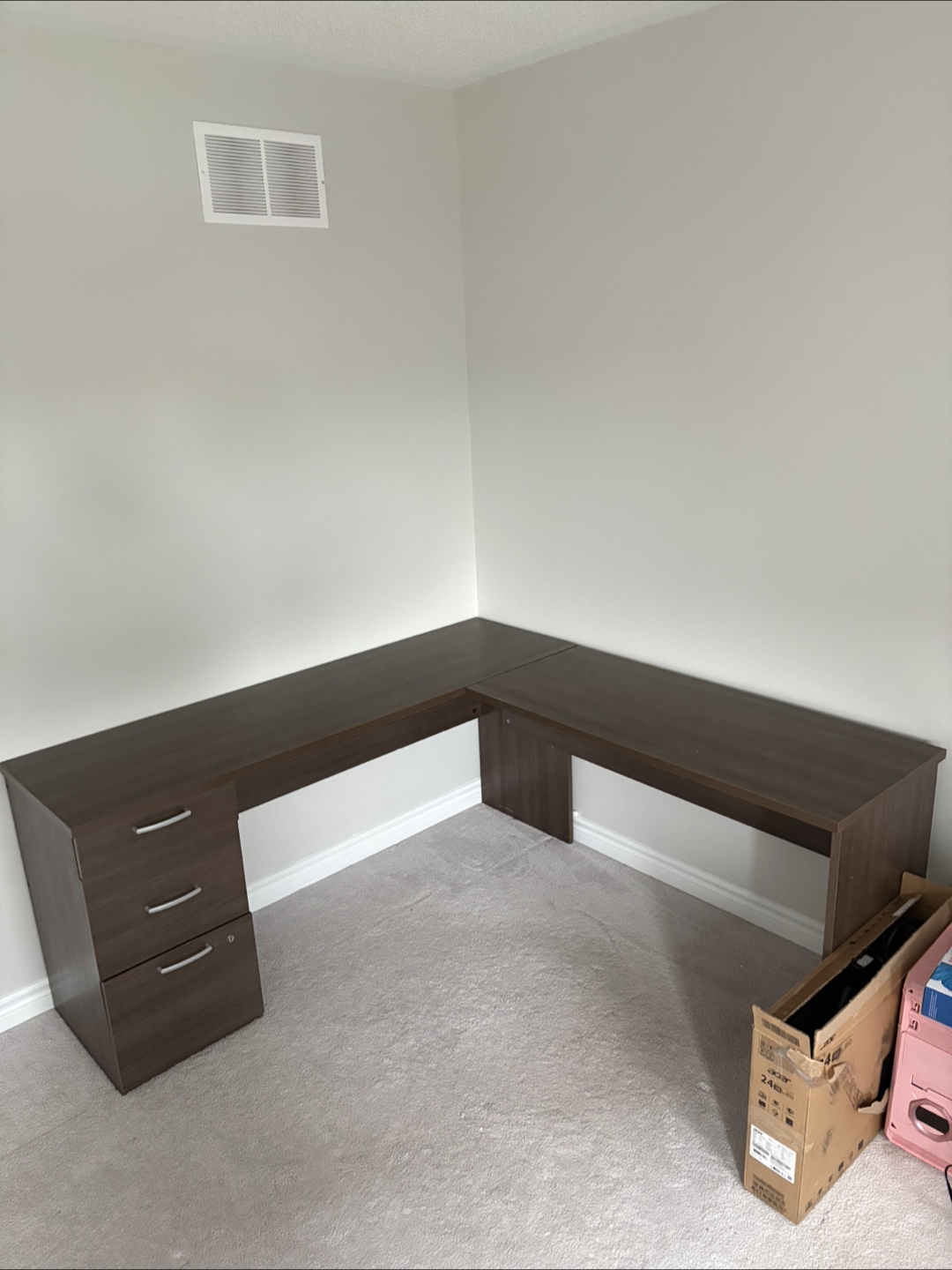 L-Shaped Office Desk with Storage Drawers – Excellent Condition - photo 2