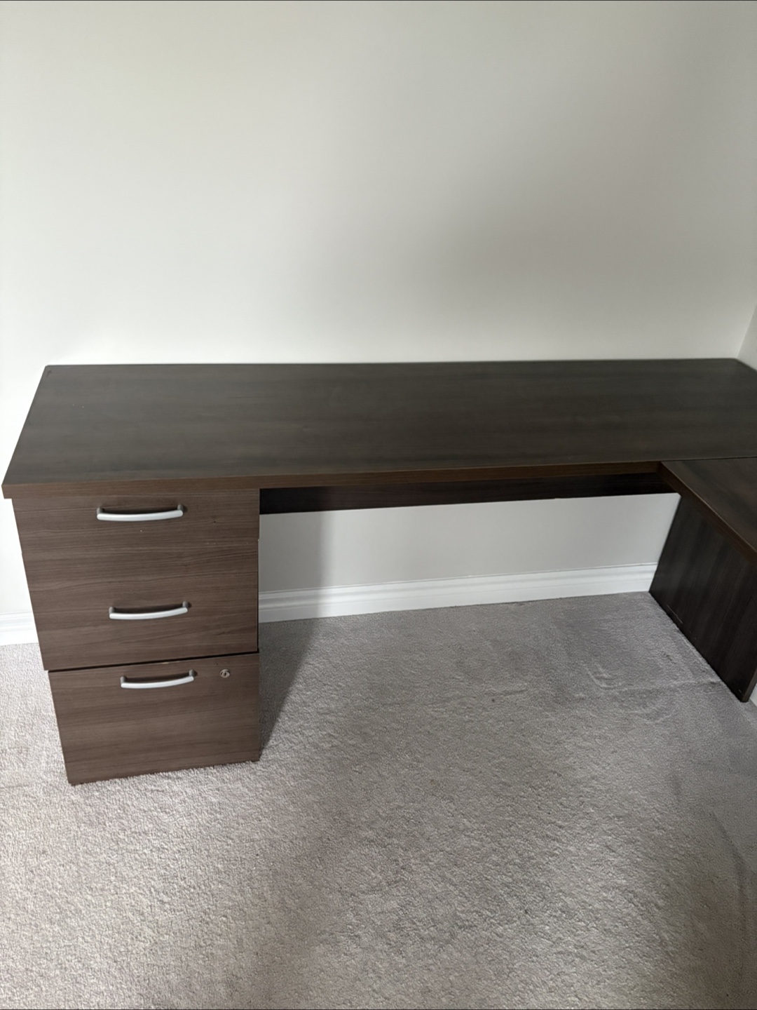 L-Shaped Office Desk with Storage Drawers – Excellent Condition - photo 3