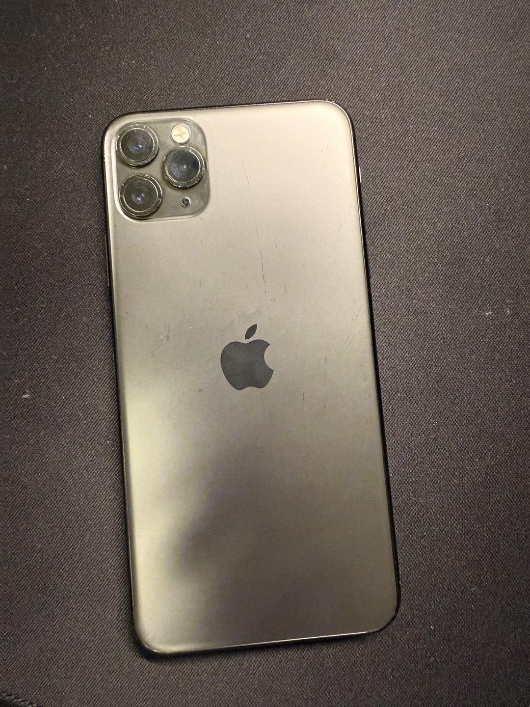 iPhone 11 Pro Max  64gb Unlocked- Cracked Screen