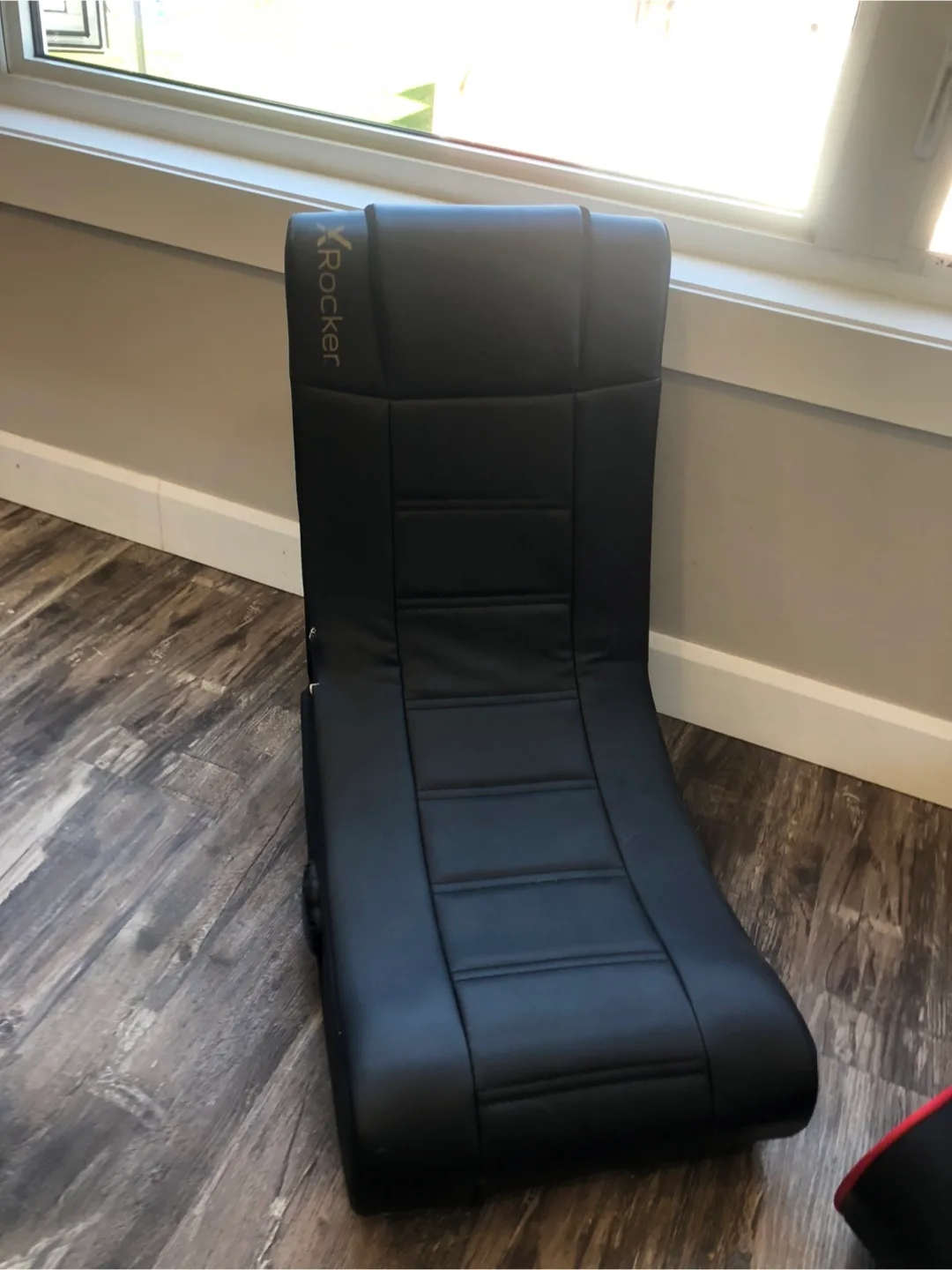 Foldable gaming chair thumbnail