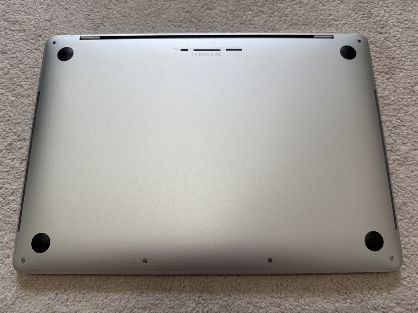 2018 MacBook Pro 13" 256 GB / 8 GB + Sleeve + Keyboard Cover - photo 3