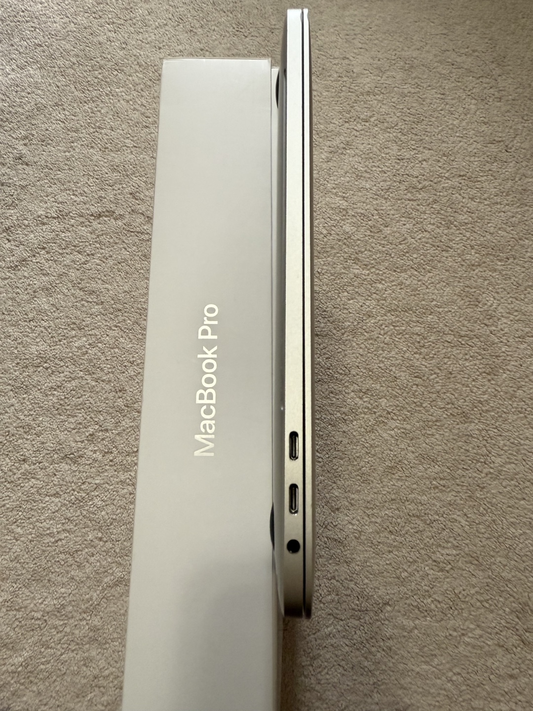 2018 MacBook Pro 13" 256 GB / 8 GB + Sleeve + Keyboard Cover - photo 5