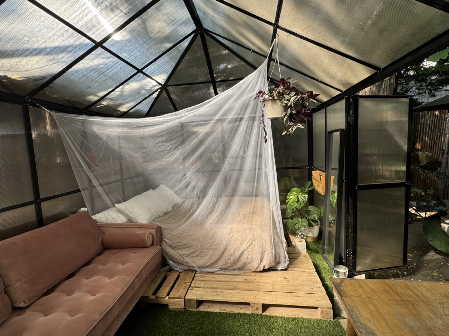Victorian-style greenhouse - photo 3