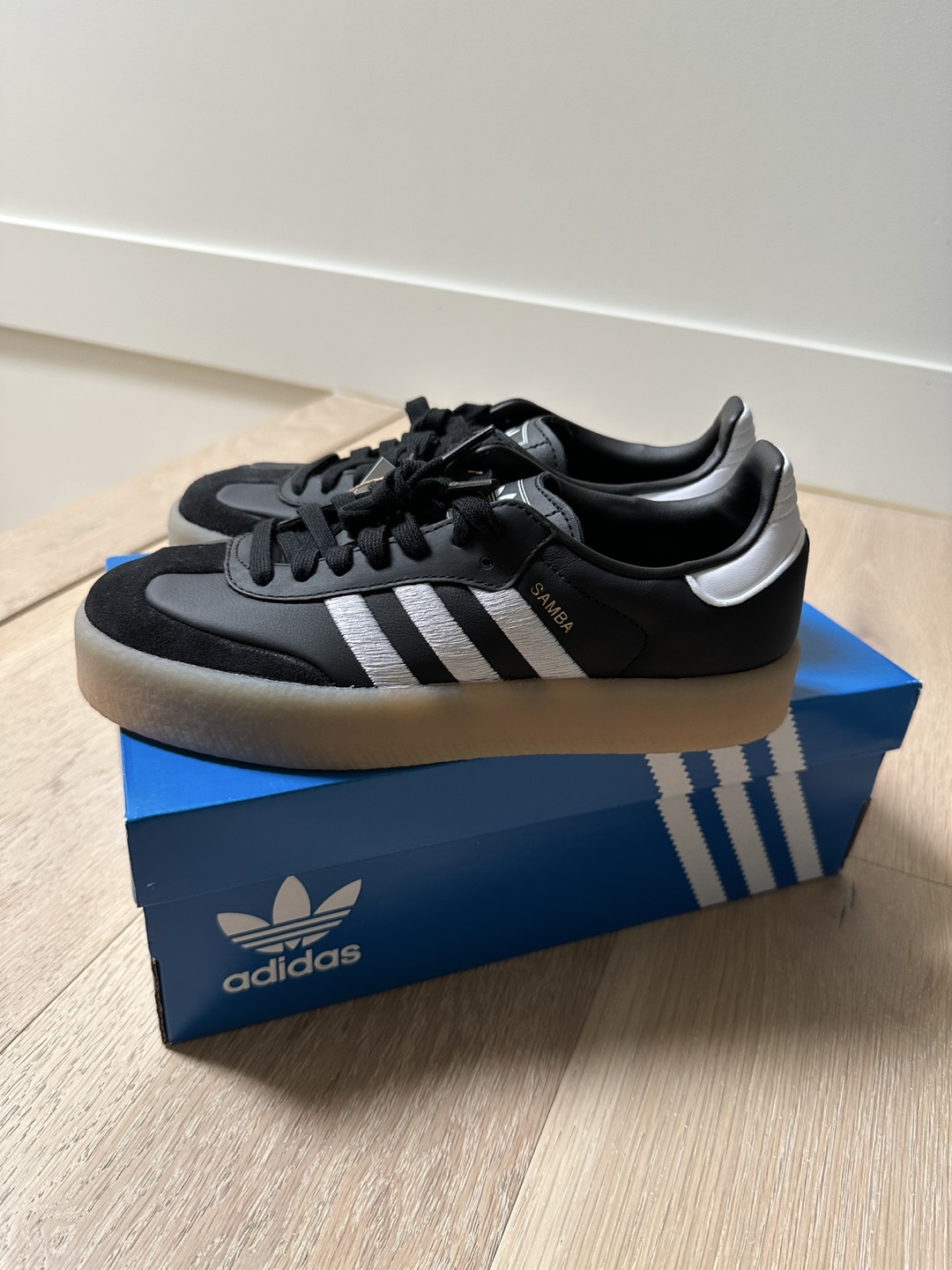 NEW ADIDAS SAMBAE SAMBA - US 7