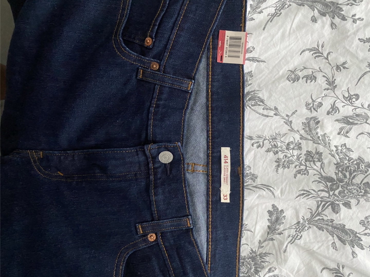 Levi's Women's Classic Straight Jeans - Size 33 - photo 4