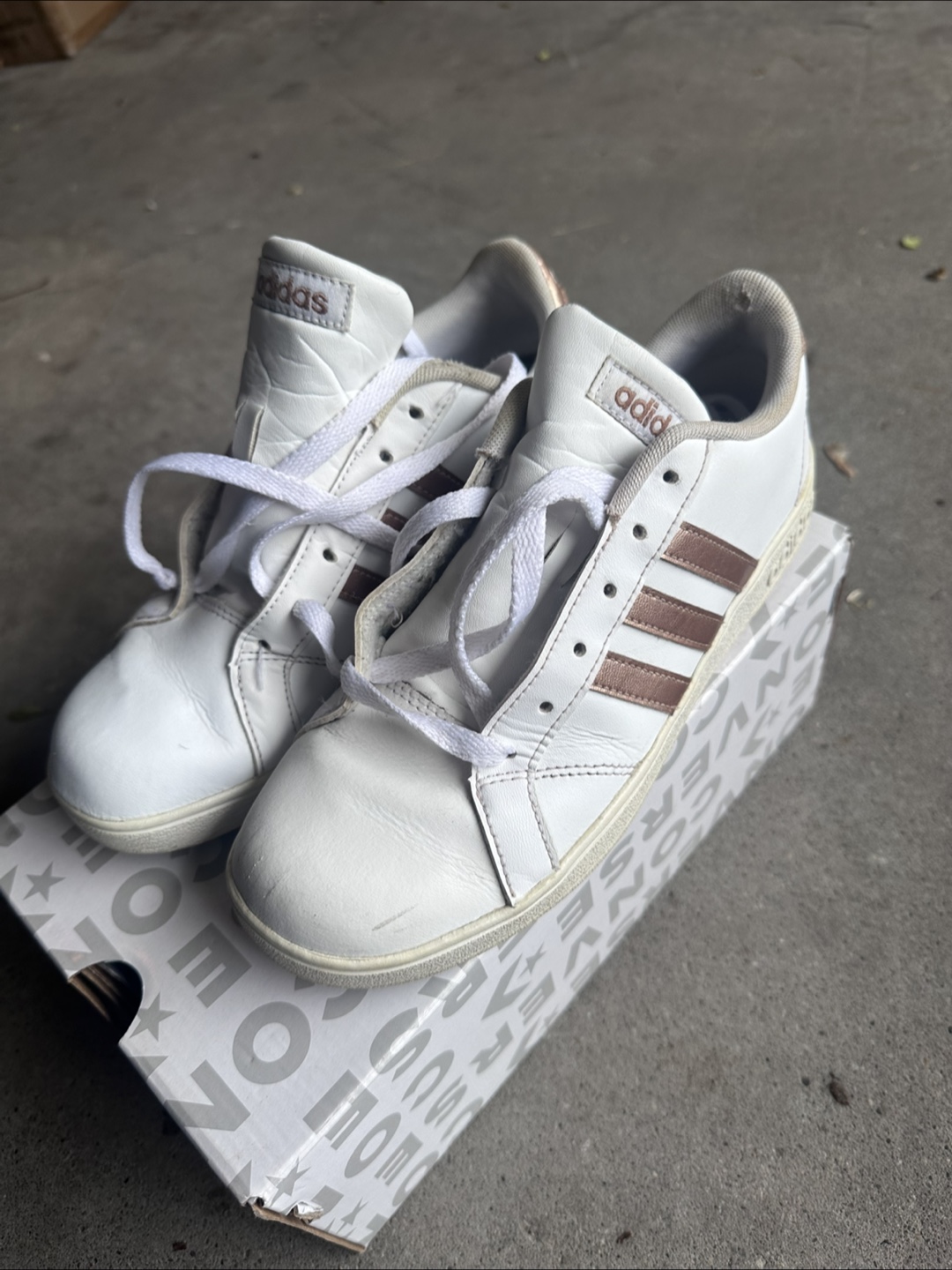 Adidas Women's White Rose Gold Sneakers - photo 2
