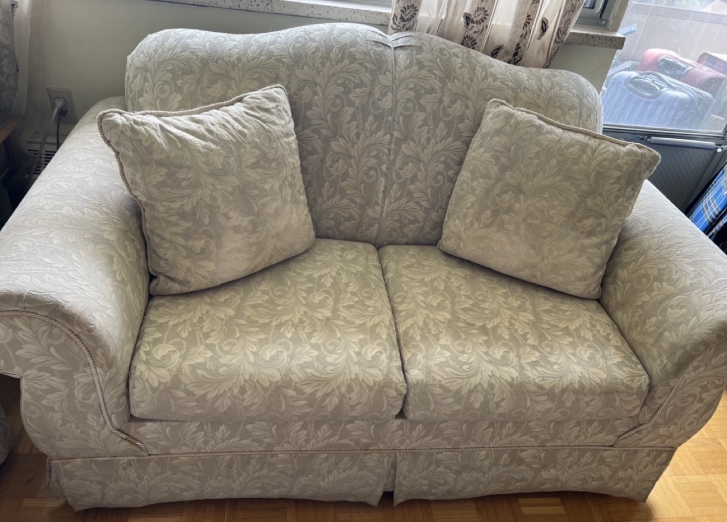 Beige floral loveseat-Super Comfortable & Strong