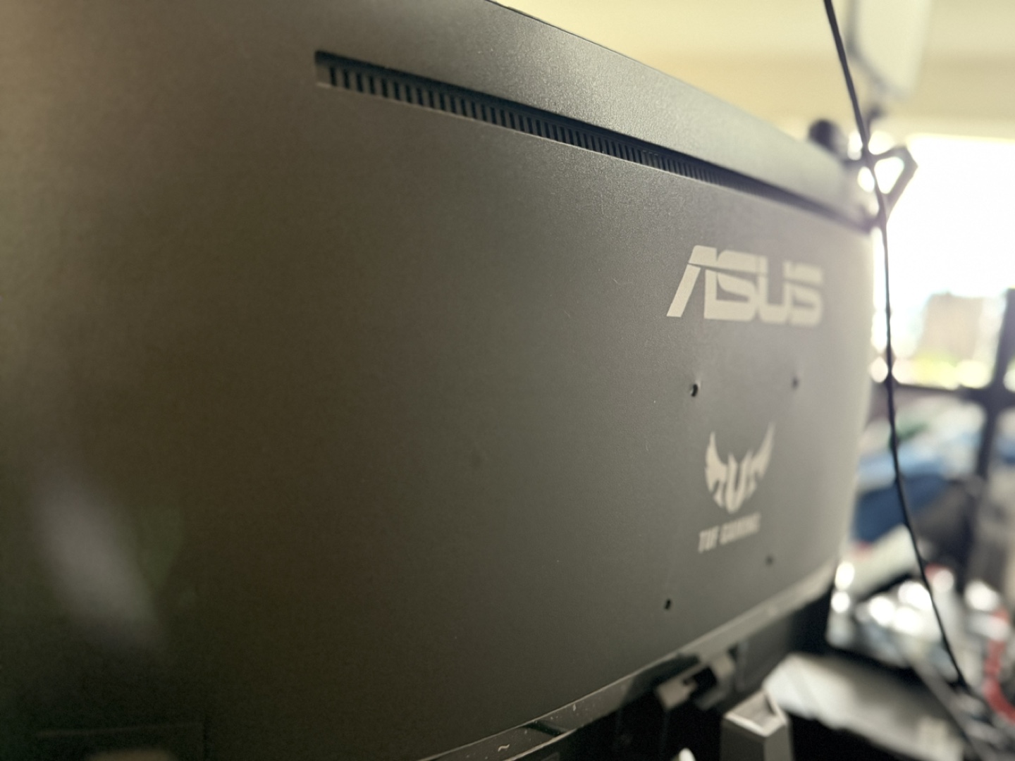 ASUS TUF VG27VH1B Curved Gaming Monitor - photo 2