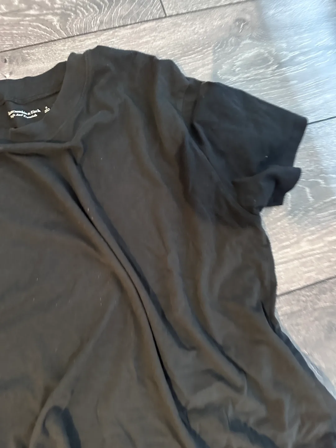 Abercrombie & Fitch Soft Essentials Black T-Shirt - Size Small image indicator(2)