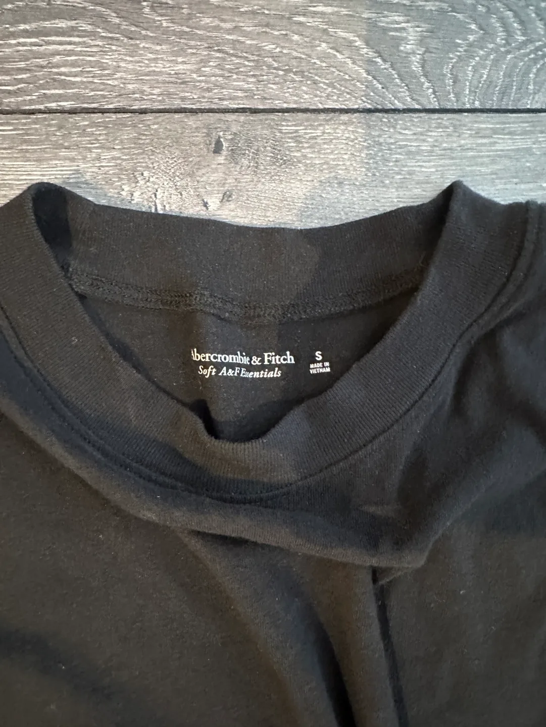 Abercrombie & Fitch Soft Essentials Black T-Shirt - Size Small image indicator(3)