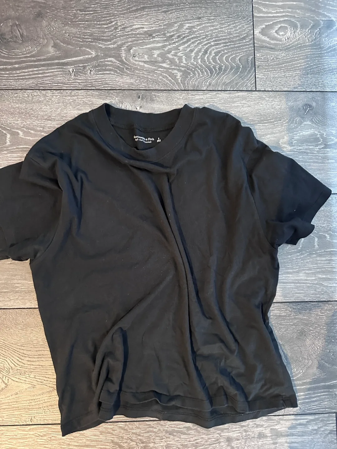 Abercrombie & Fitch Soft Essentials Black T-Shirt - Size Small image indicator(4)