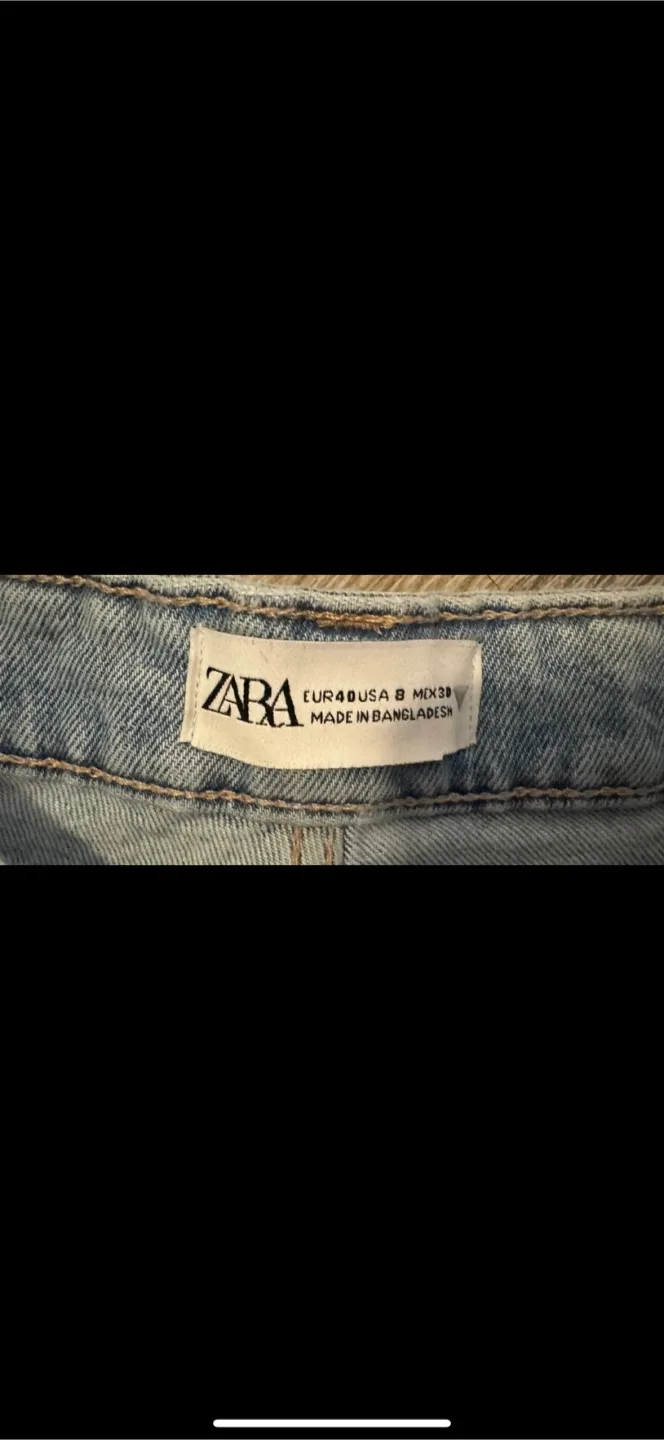 Zara light wash denim shorts size 8 image indicator(2)
