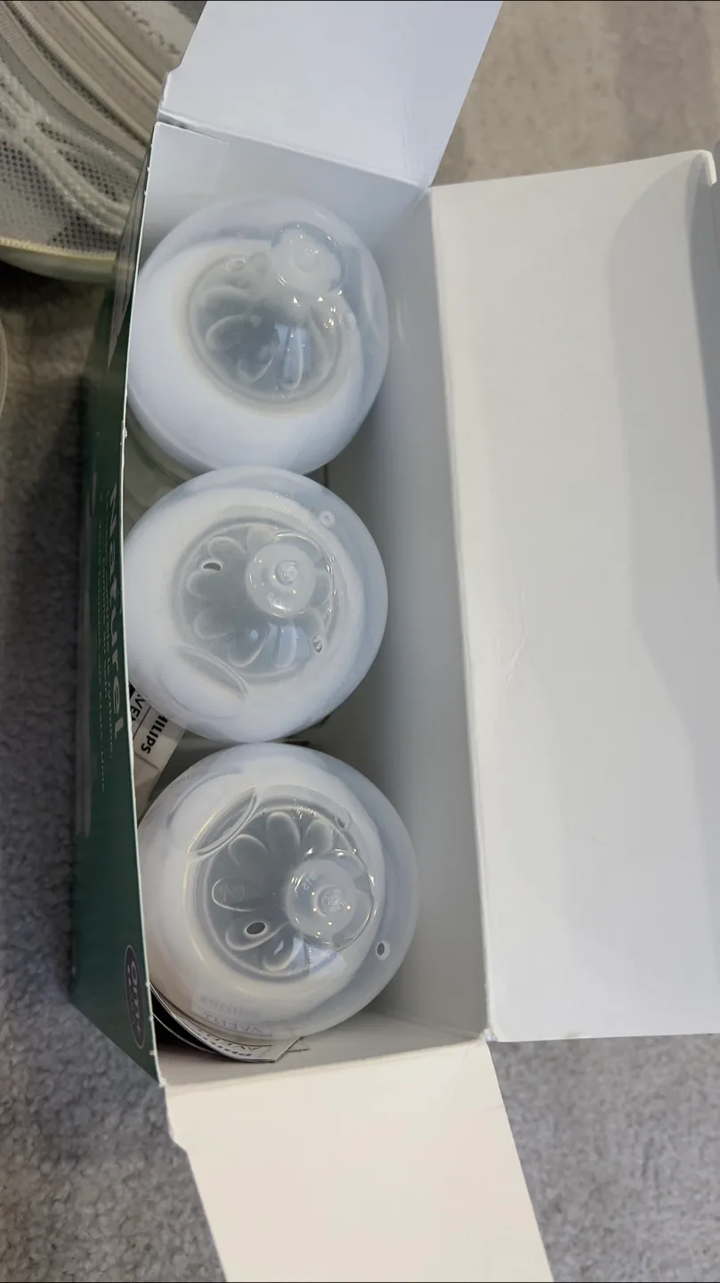 Momcozy Breast Pump with Philips Avent Bottles image indicator(2)