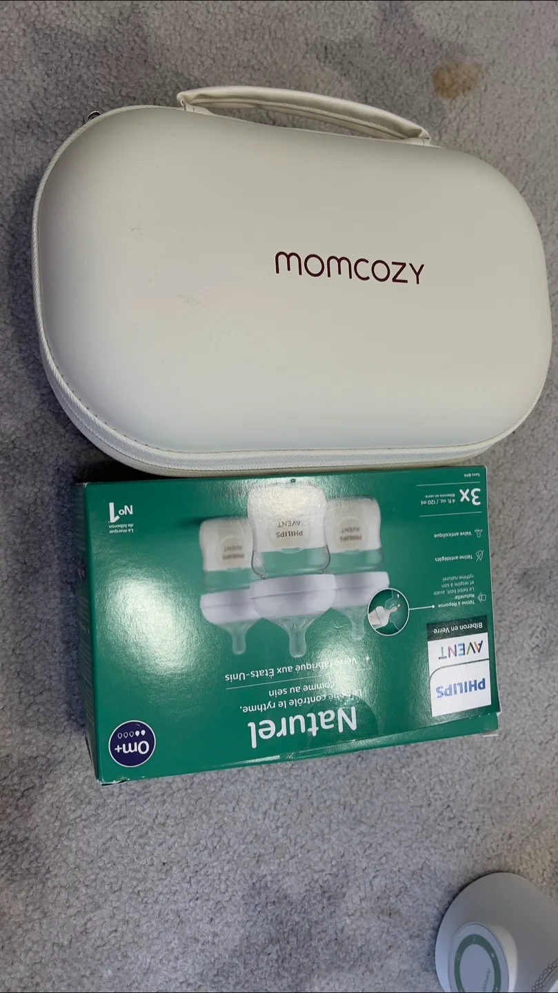 Momcozy Breast Pump with Philips Avent Bottles thumbnail