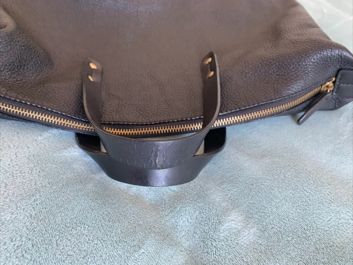 GAP Black Genuine Leather Tote image indicator(4)