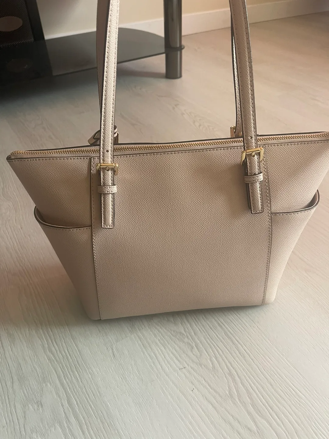 Michael Kors Light Beige Tote Bag image indicator(4)