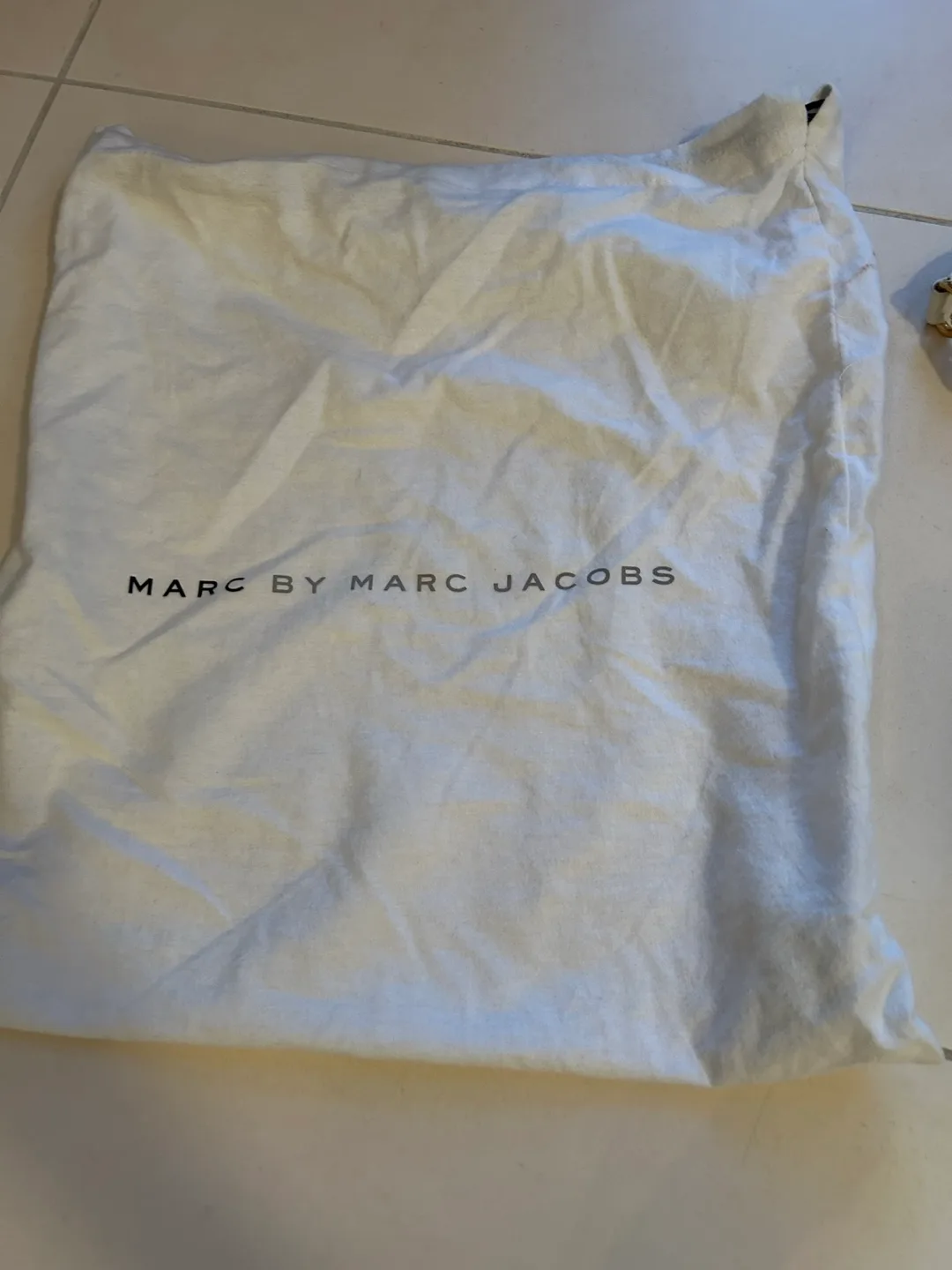 Marc by Marc Jacobs Cream Leather Shoulder Bag thumbnail