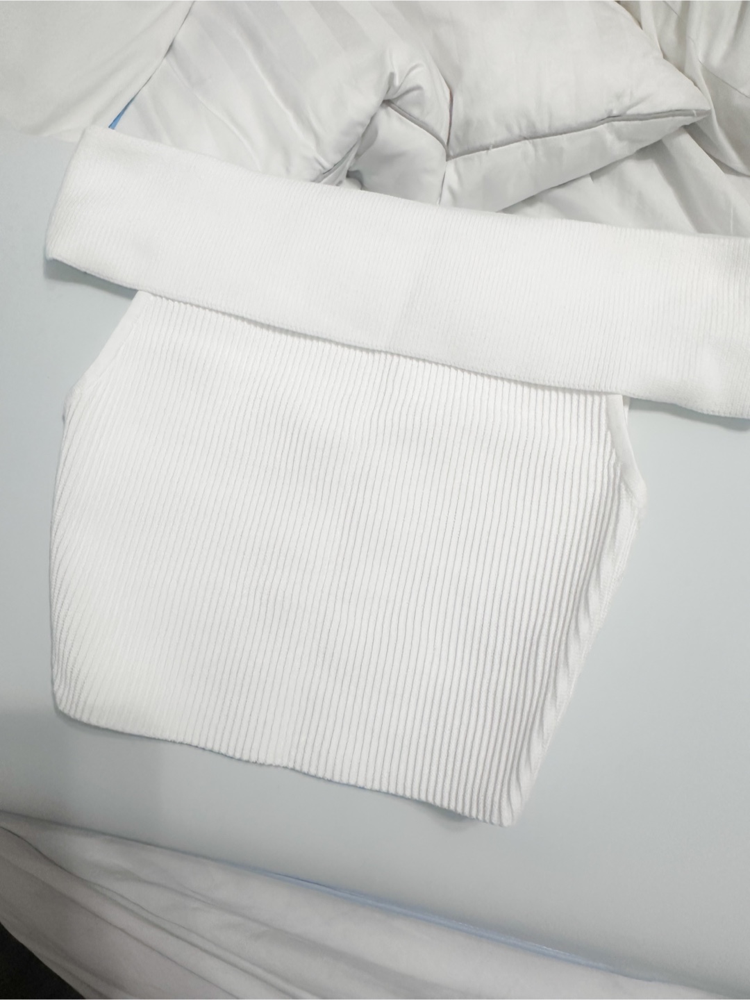 Babaton Sculpt Knit Off-shoulder Top - photo 2