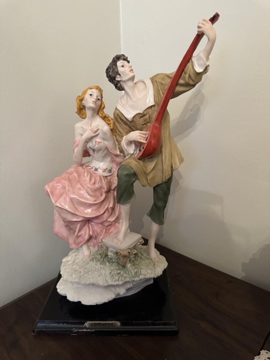 Vintage Baby Walker & Collectible Figurine - photo 2
