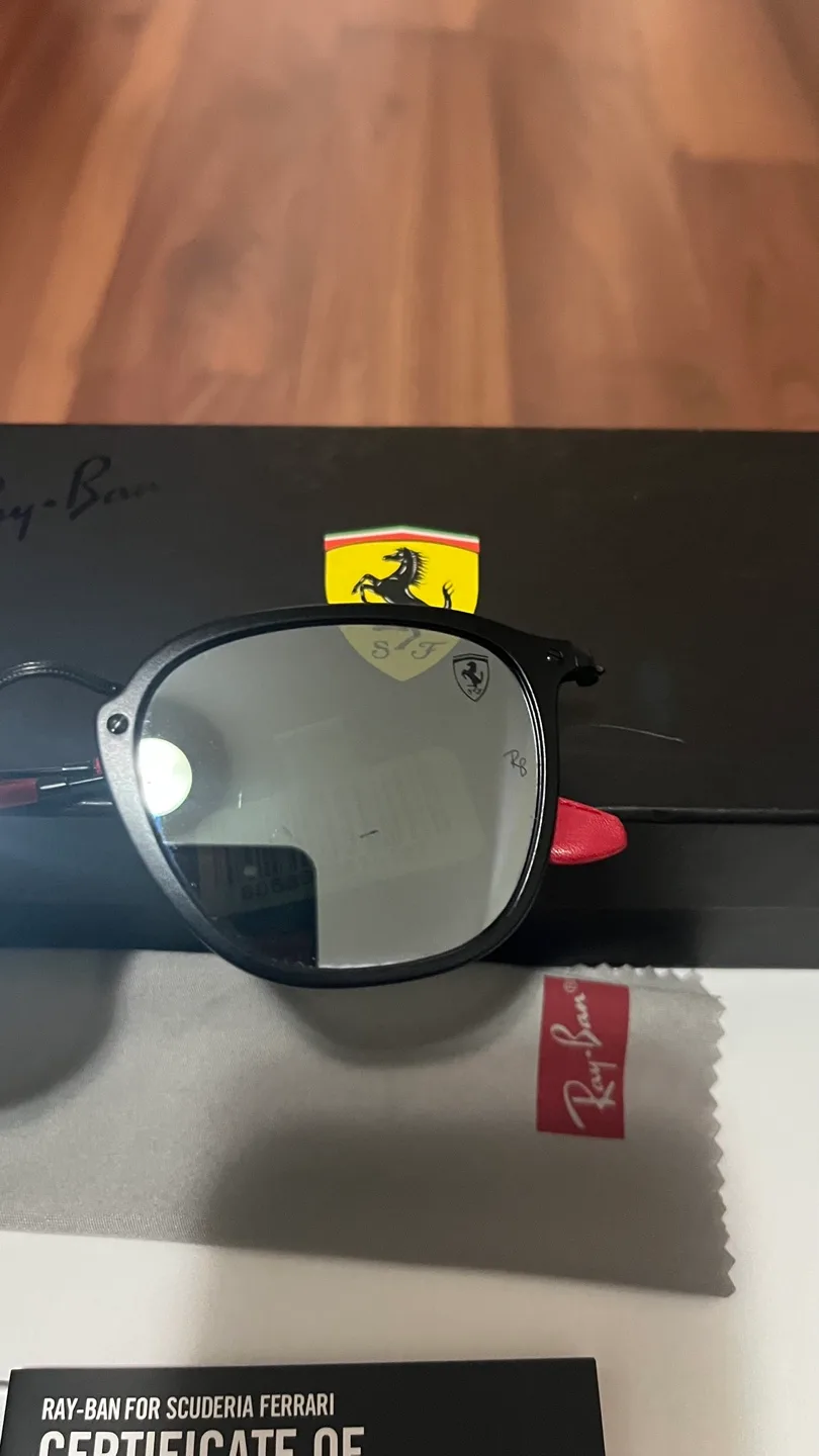 Ray-Ban Scuderia Ferrari Sunglasses image indicator(2)
