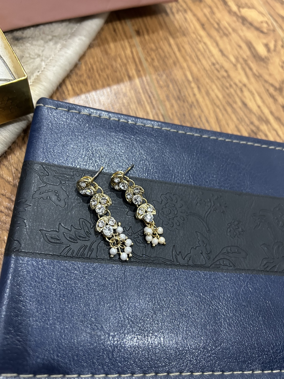 Elegant Gold Tone Drop Earrings with Clear Crystals and Pearls - photo 2