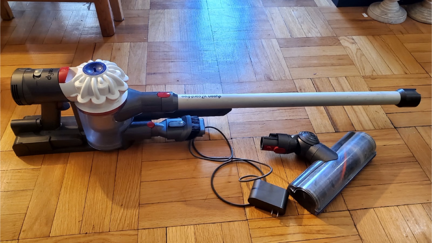 Dyson V7 Cordless Vacuum Cleaner