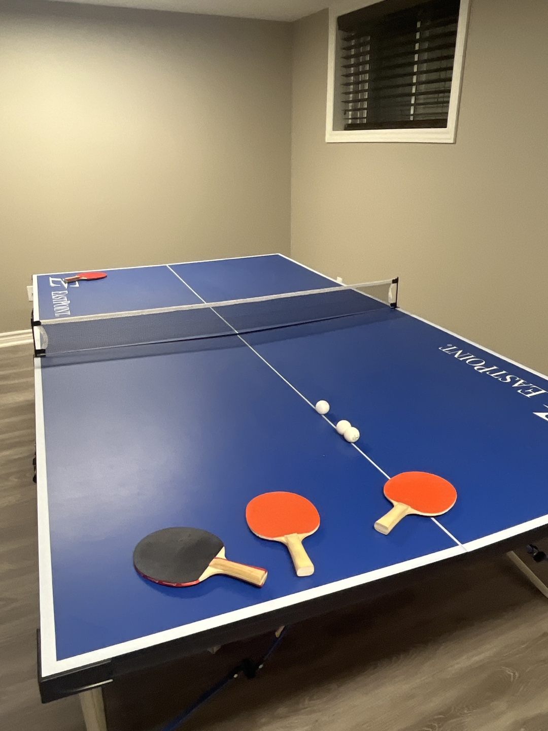 EastPoint Ping Pong Table with 4 paddles and balls