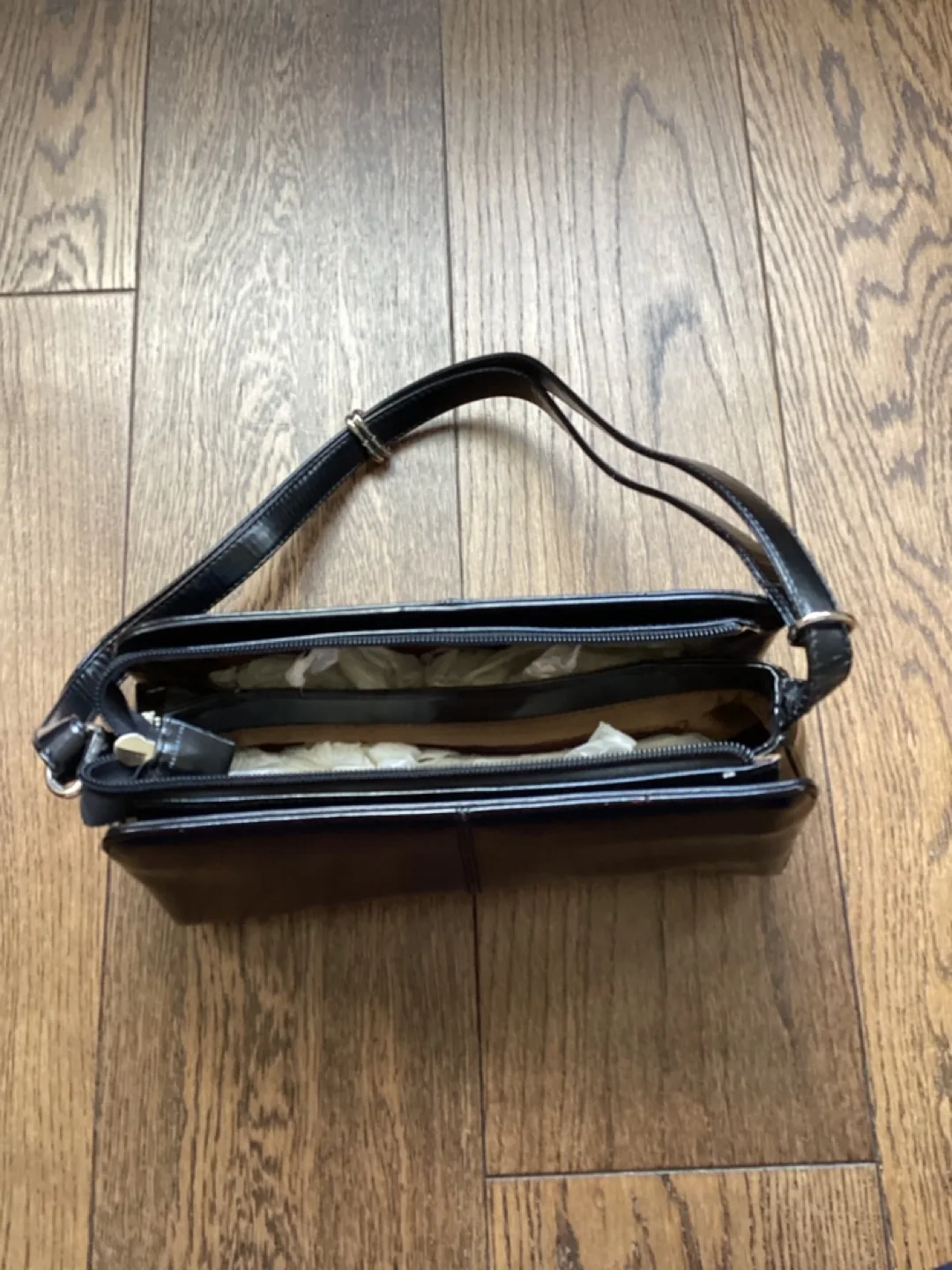 SMALL BLACK HANDBAG image indicator(2)