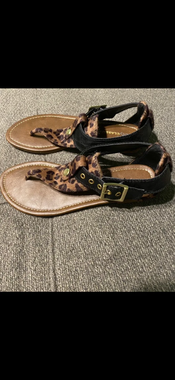 City Classified Leopard Print Sandals image indicator(2)