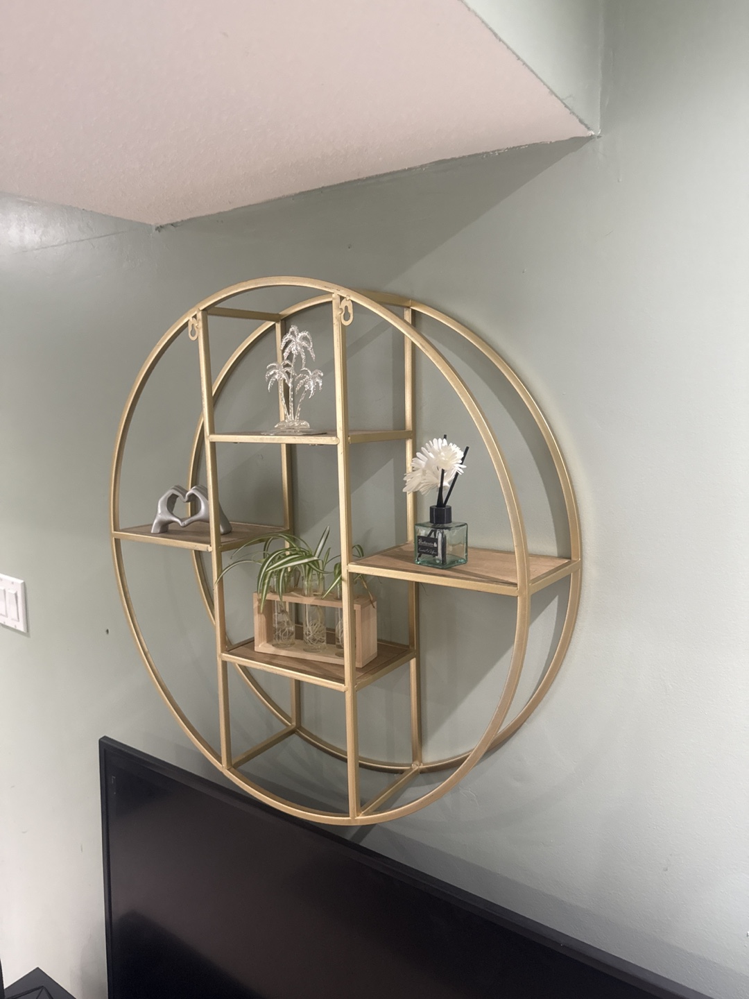 Gold Round Wall Shelf with Four Compartments - photo 2