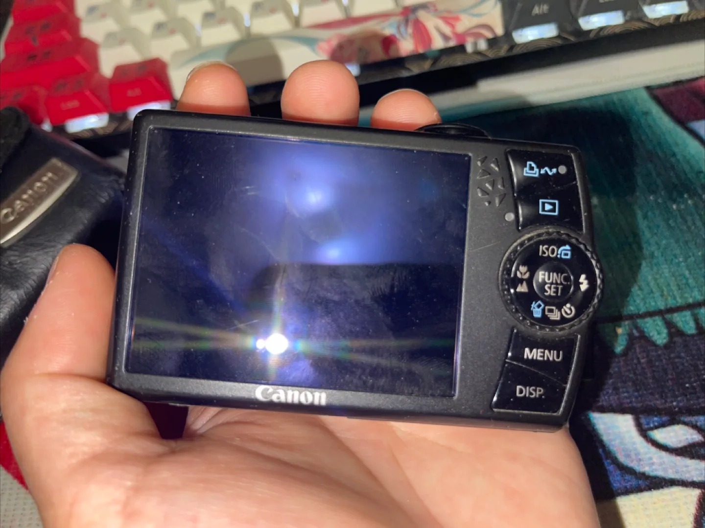 🏒 Canon PowerShot SD880 IS 10.0MP Digital Camera with Case image indicator(3)