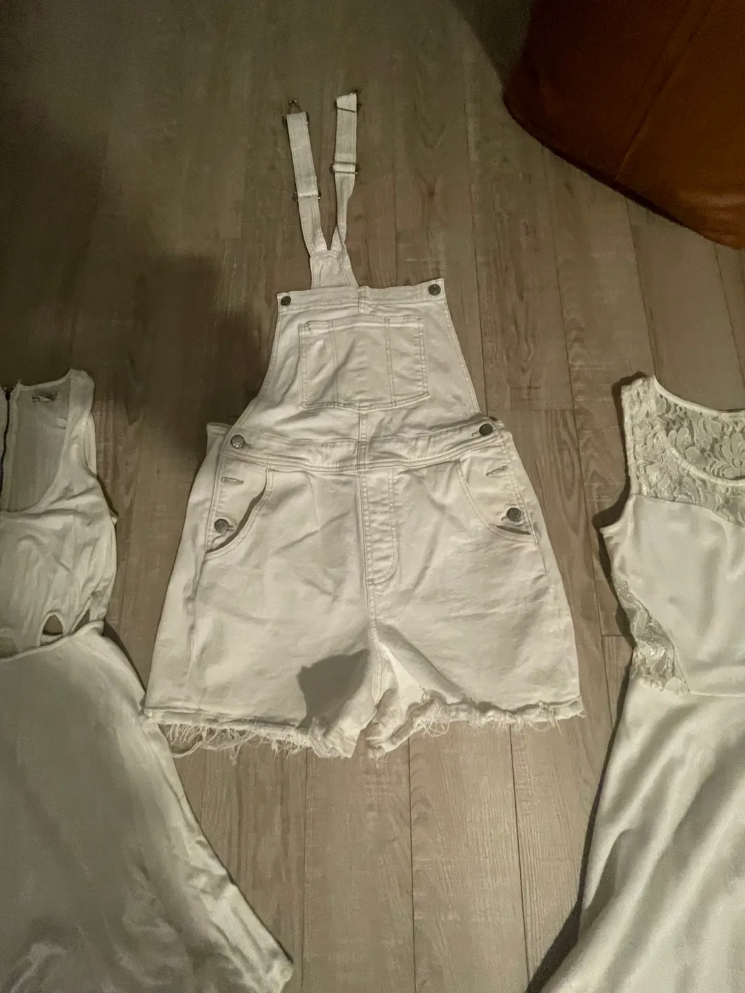 Short white jumpsuit and 2 white dresses image indicator(4)
