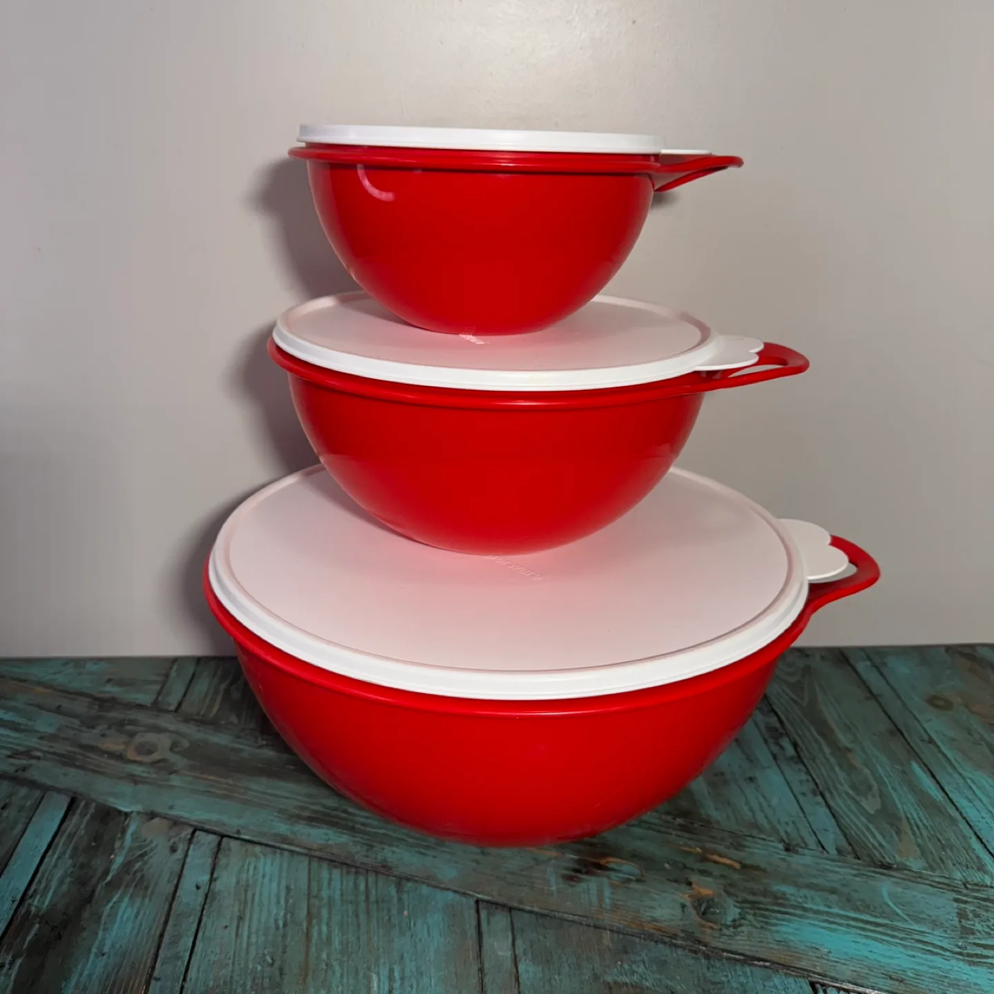 Tupperware 3 Pc Thatsa Bowl Set RED thumbnail