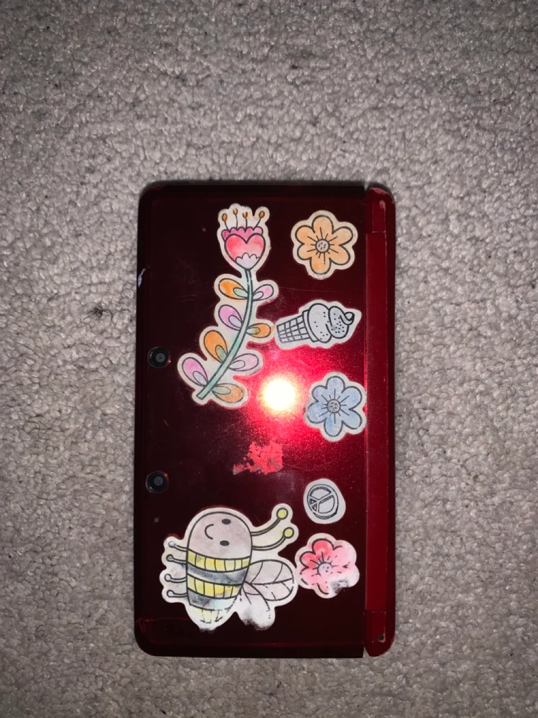 Nintendo 3DS XL with Super Mario 3D Land image indicator(2)