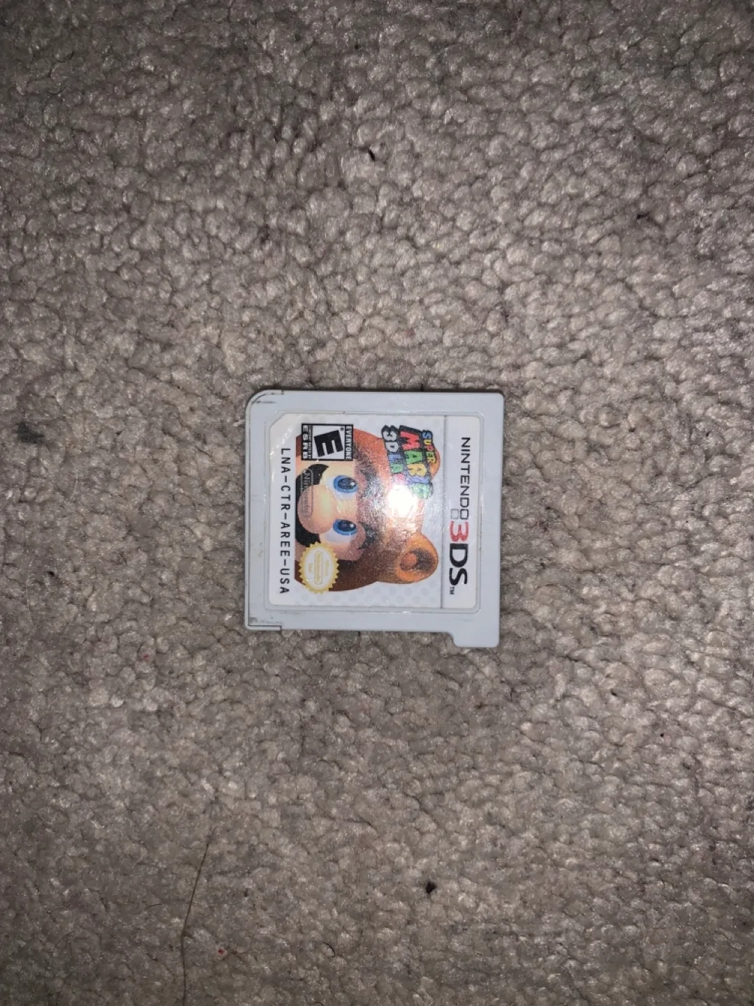 Nintendo 3DS XL with Super Mario 3D Land image indicator(3)