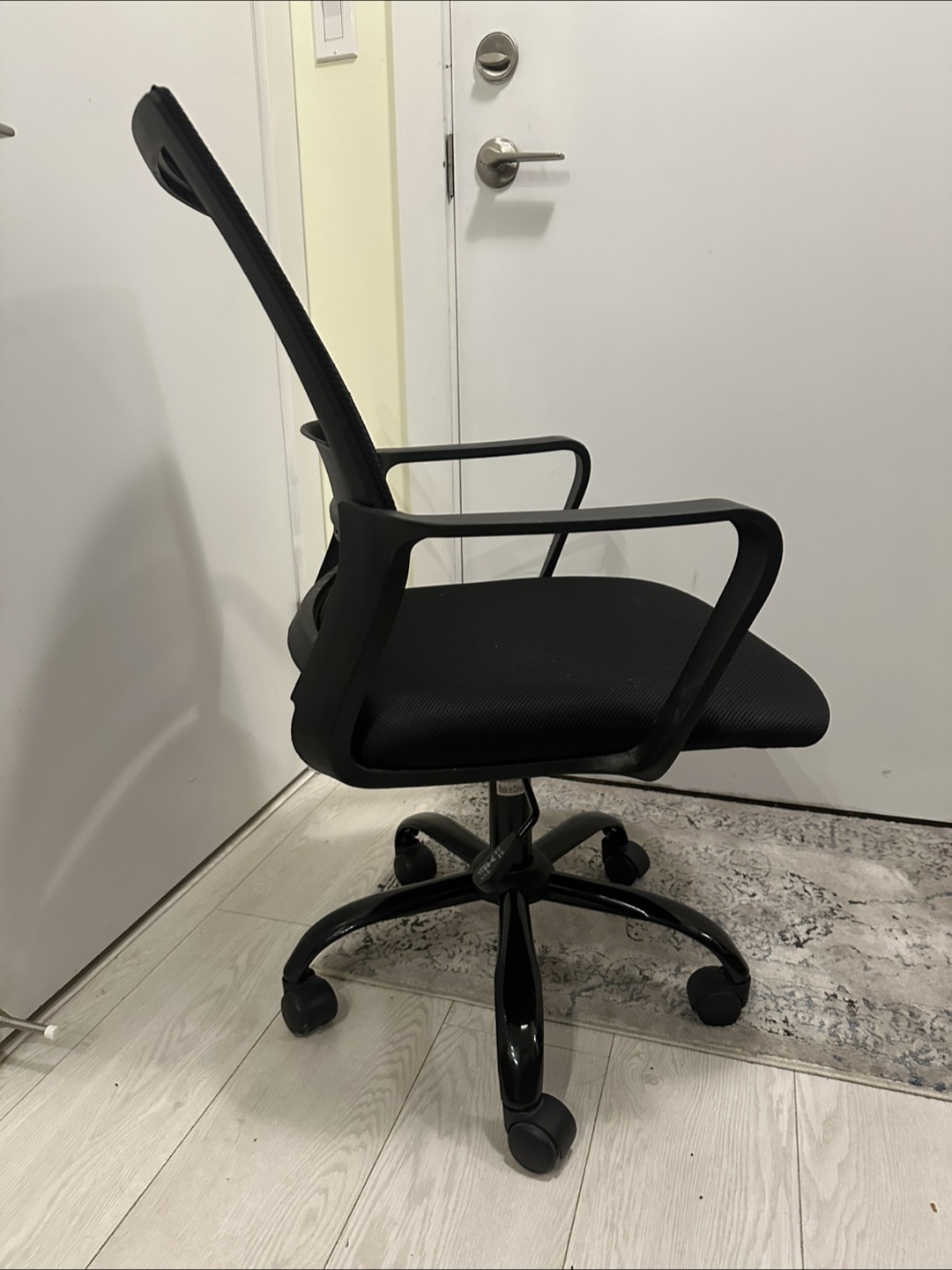 Ergonomic Mesh Office Chair - photo 3
