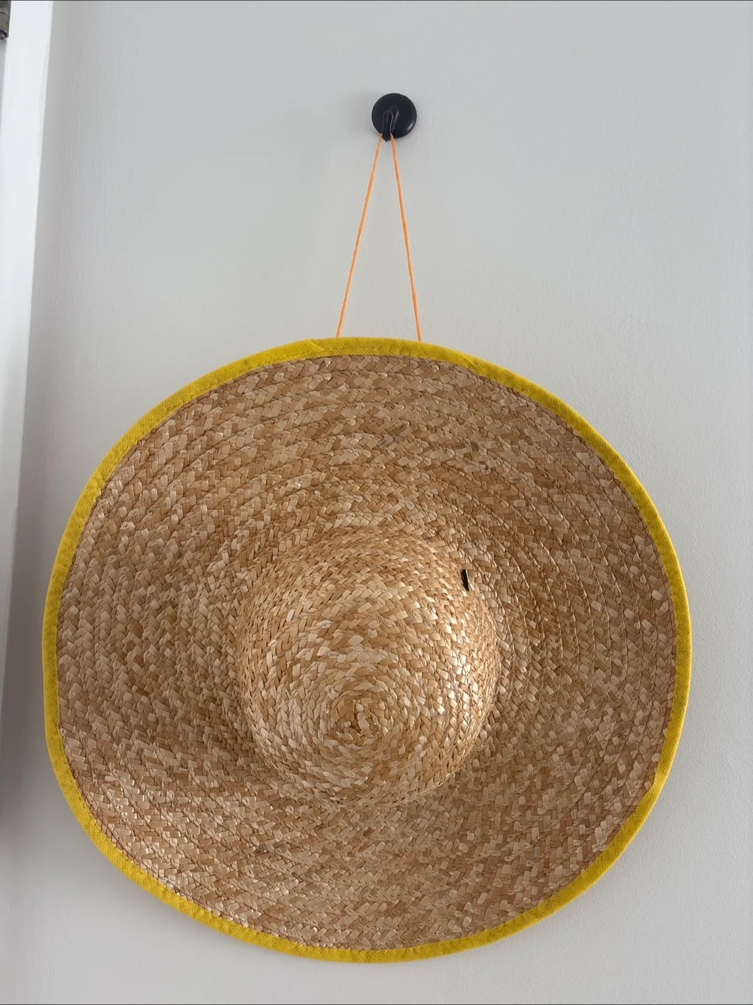 Large Straw Hat Wall Decor thumbnail