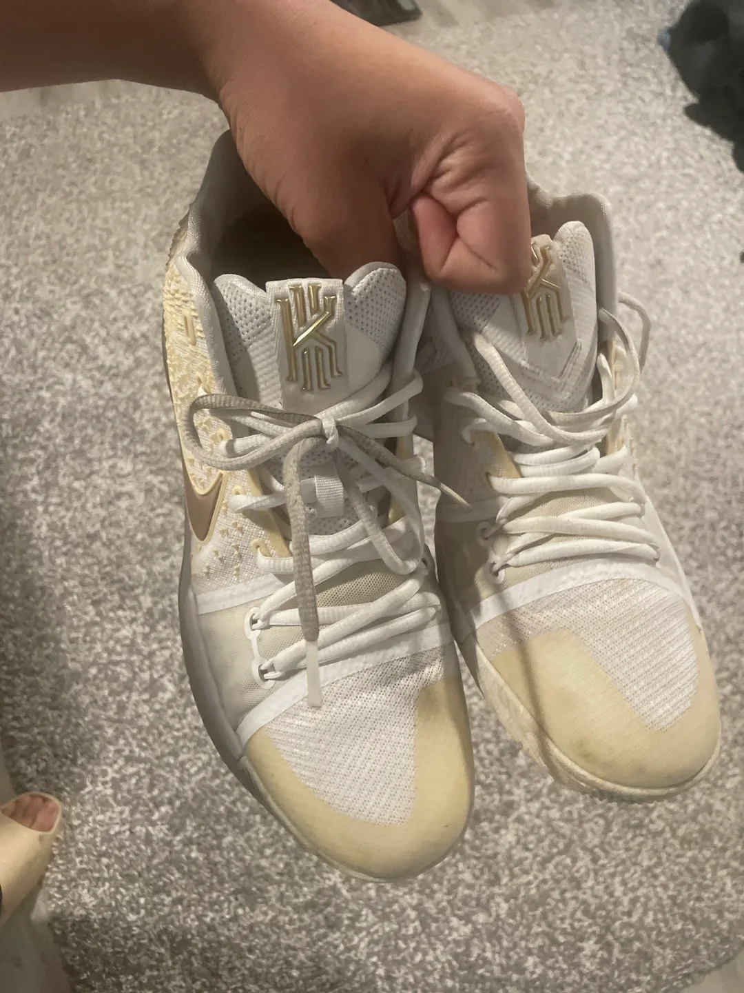 Kyrie basketball shoes image indicator(2)