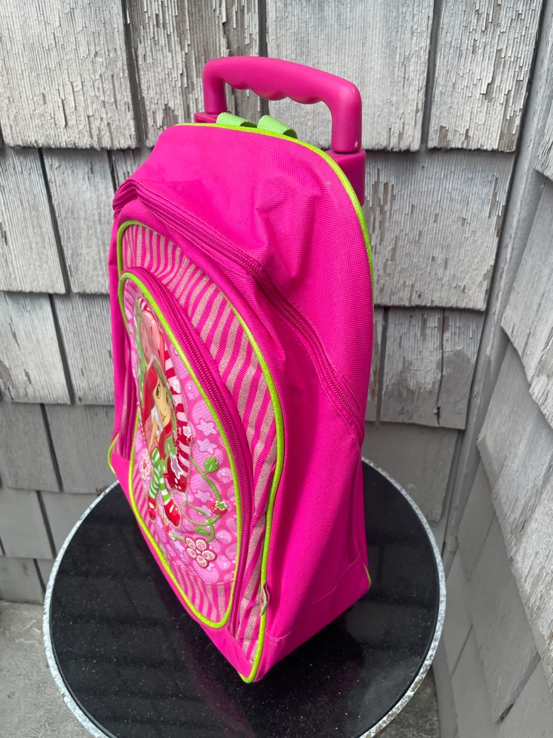 Strawberry Shortcake Rolling Backpack 2011 image indicator(3)