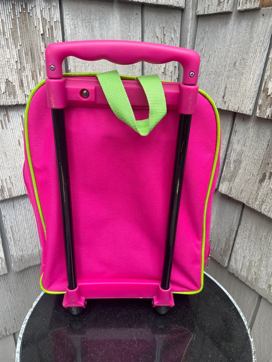 Strawberry Shortcake Rolling Backpack 2011 image indicator(5)