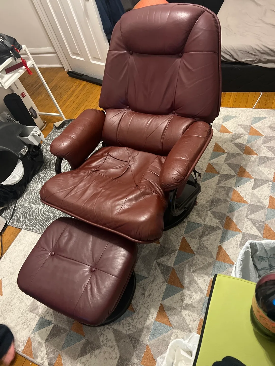 Recliner chair with ottoman