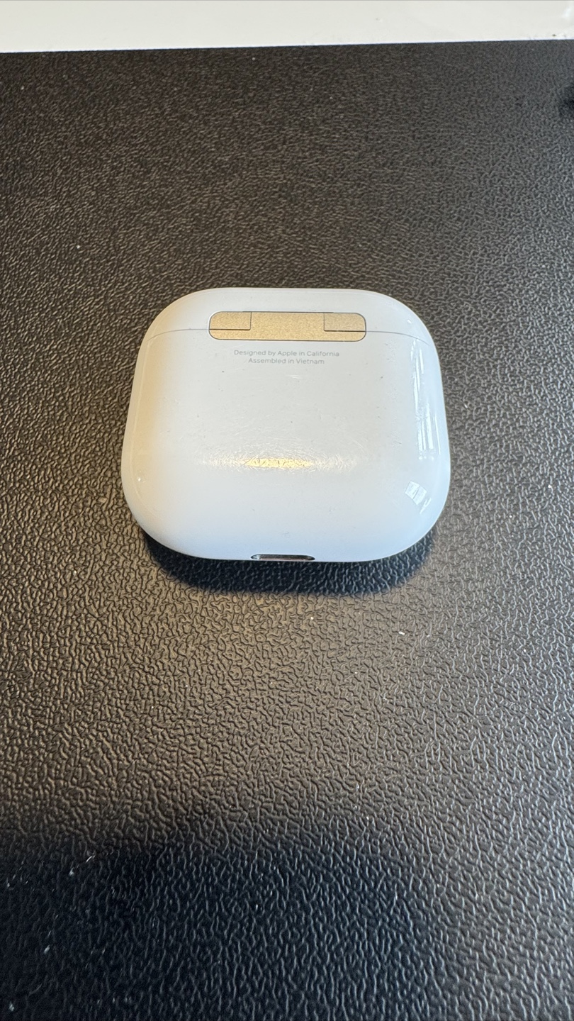Apple AirPods 4th Generation - photo 4