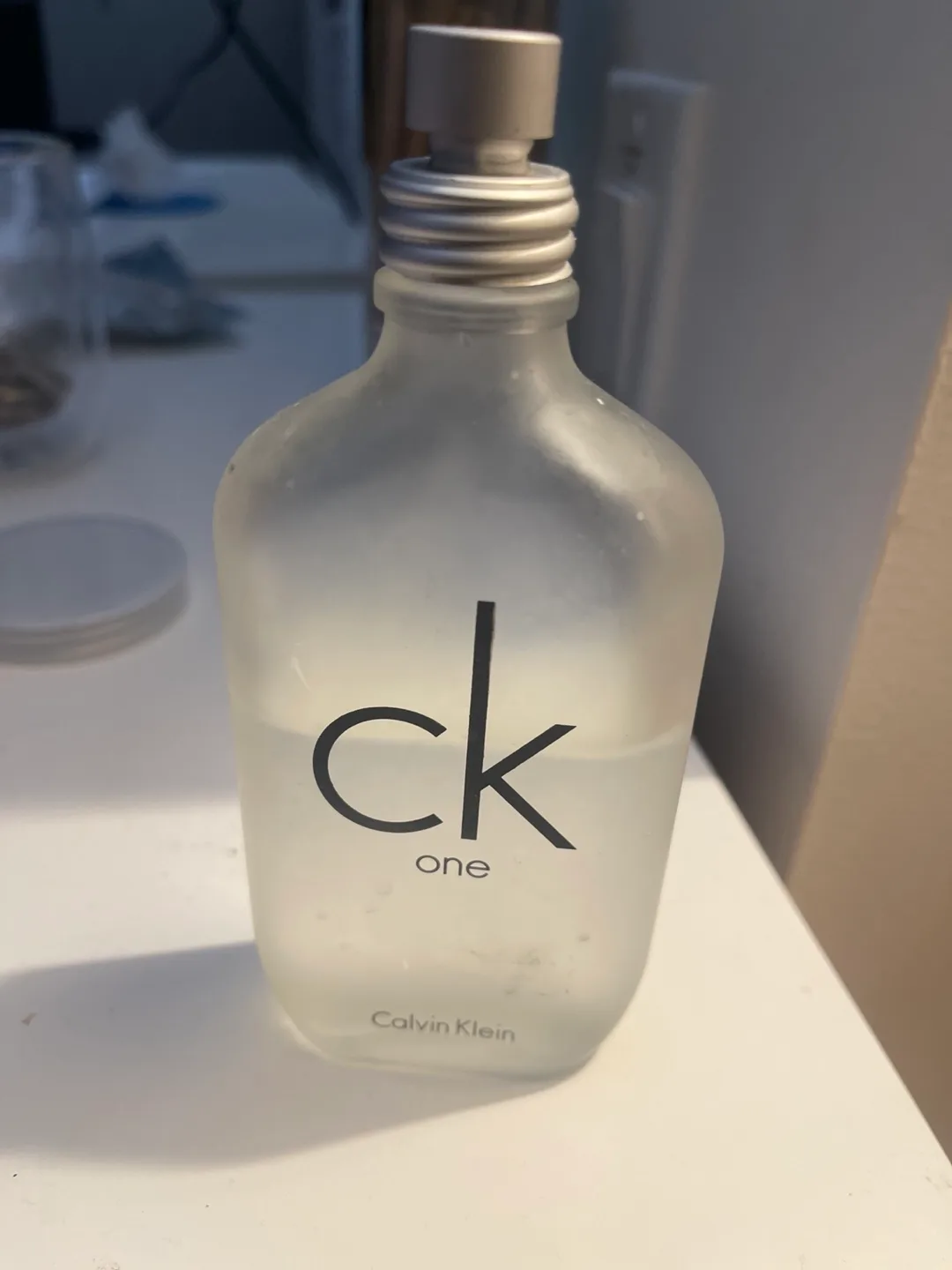 Calvin Klein CK One Eau de Toilette thumbnail