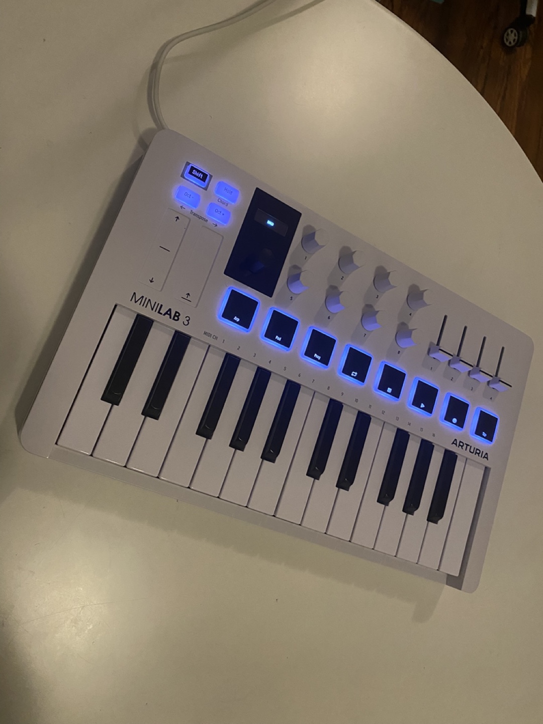 Arturia MiniLab 3 MIDI Keyboard Controller - White - photo 3