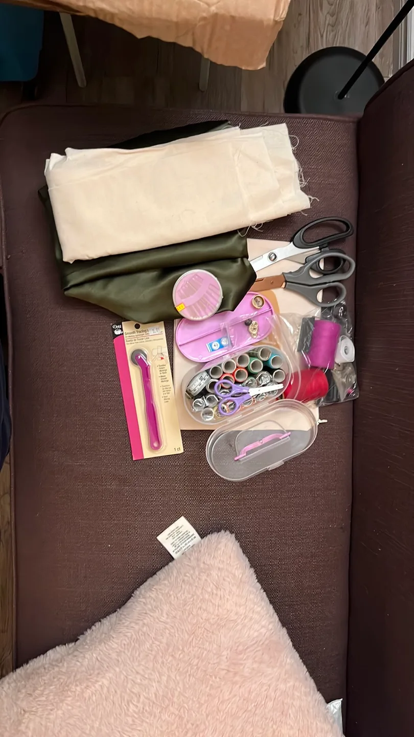 Sewing Kit & Fabric Bundle thumbnail