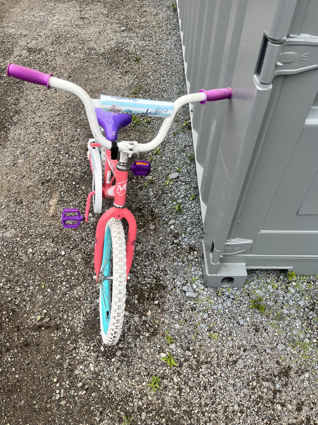 Girls' 20 inch Monvelo Bike - photo 3