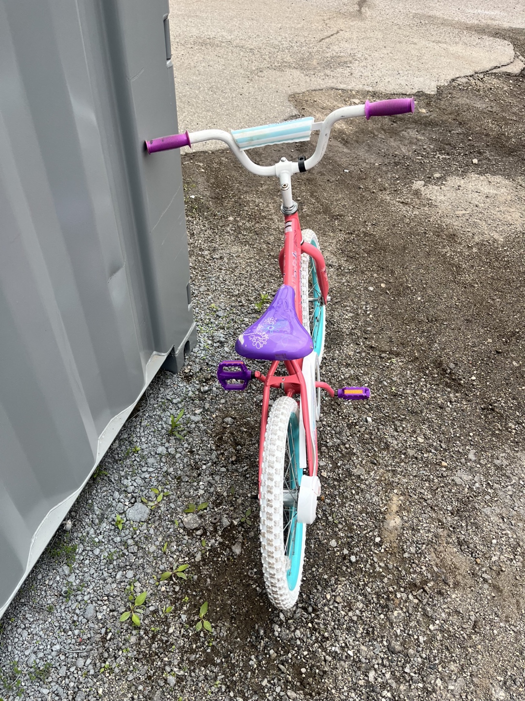 Girls' 20 inch Monvelo Bike - photo 2