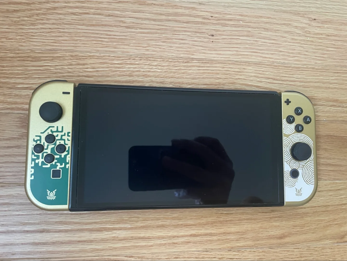 Nintendo Switch OLED Zelda: Tears of the Kingdom Edition image indicator(2)