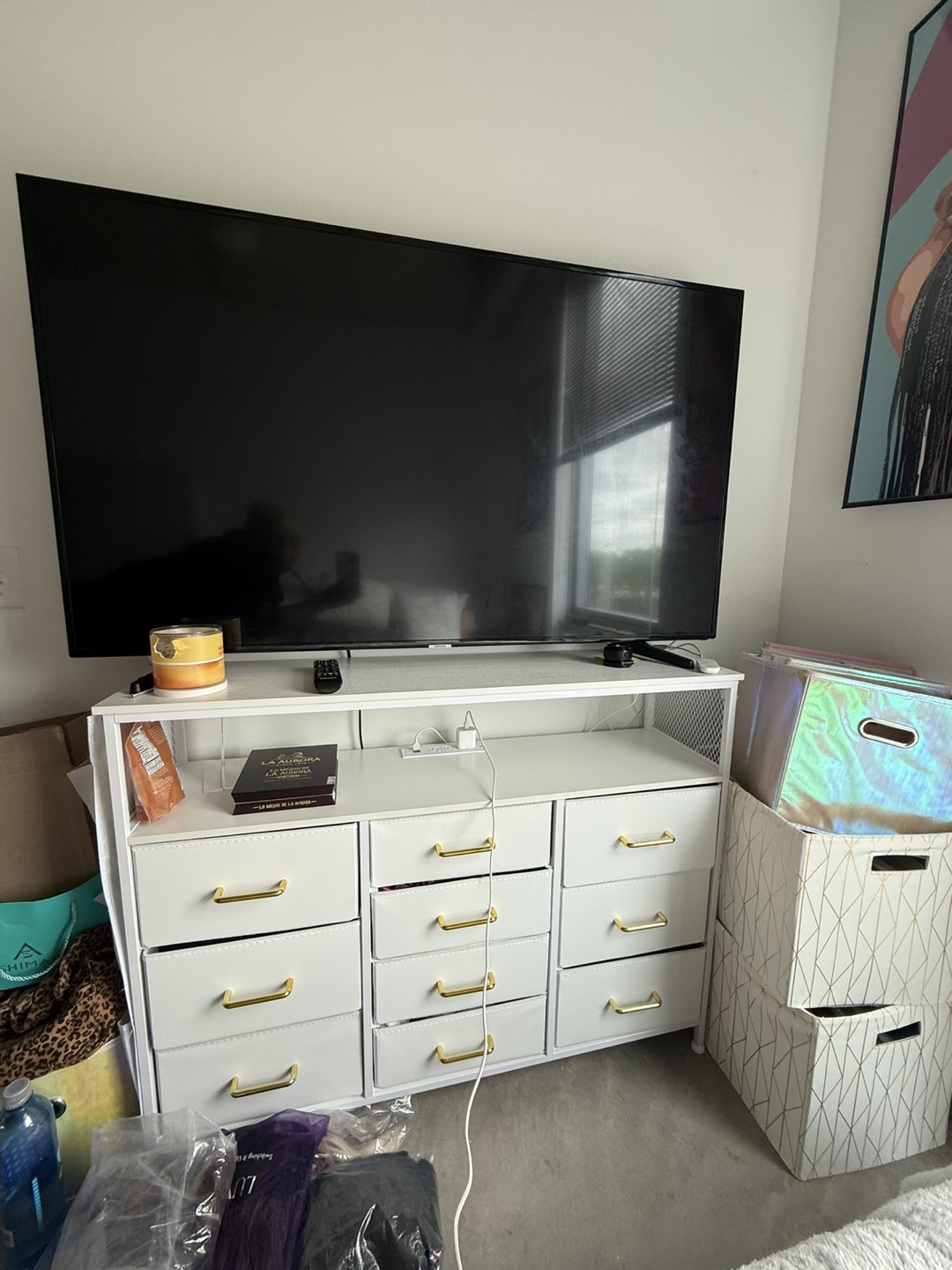 10-Drawer Dresser with LED Lighting and USB Ports