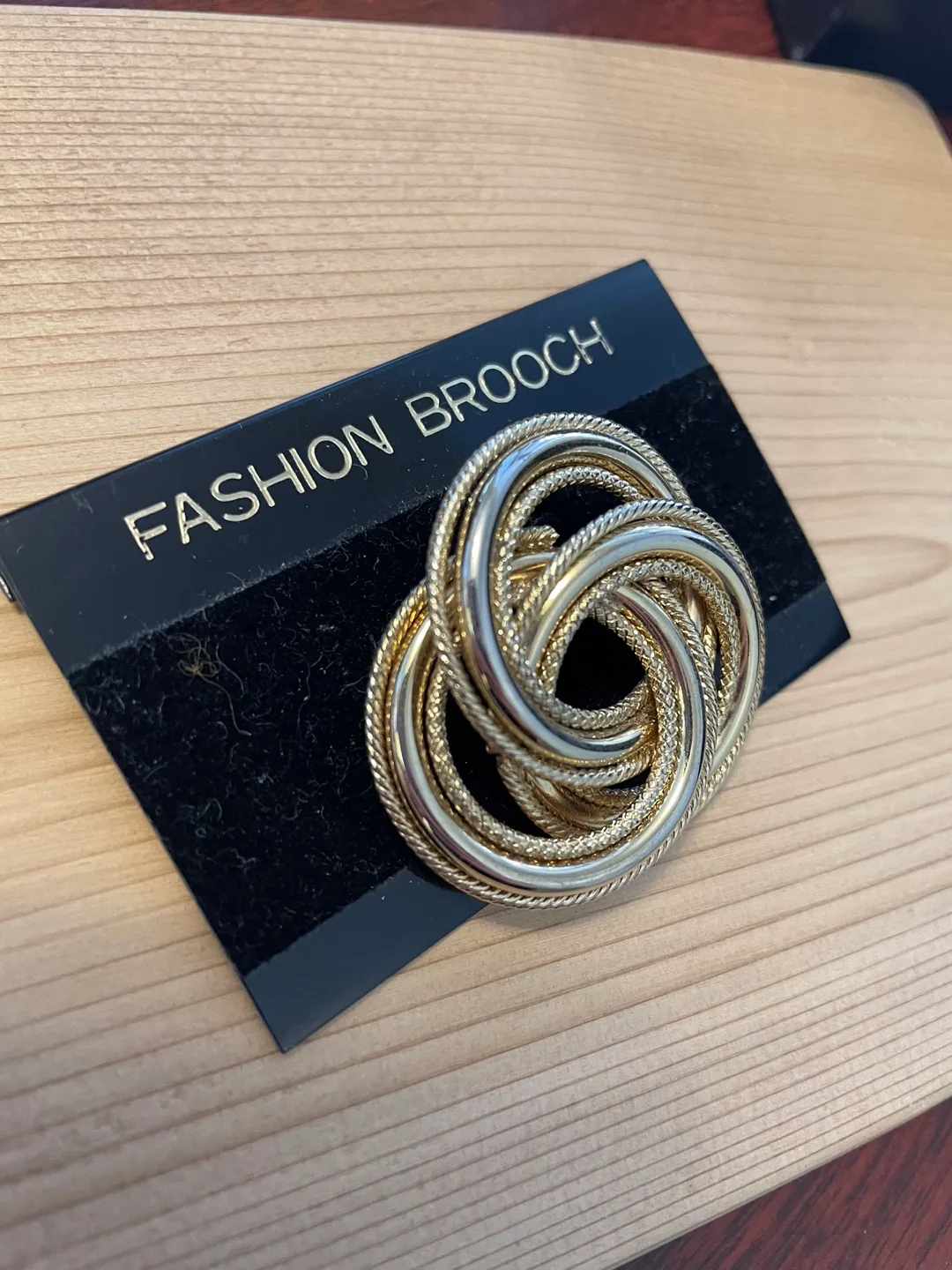 Gold-tone Interlocking Rings Fashion Brooch image indicator(2)